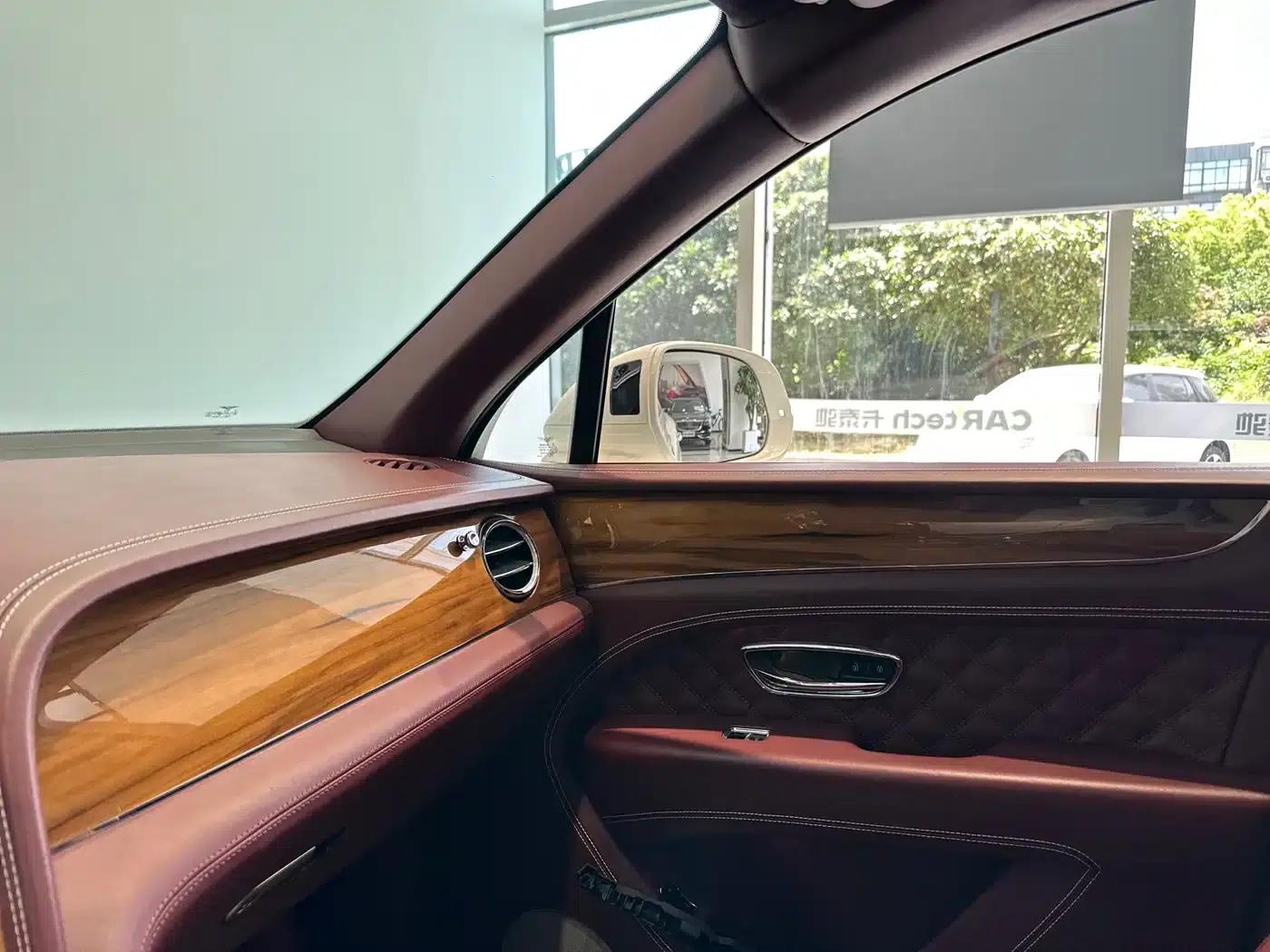 Bentayga 2021 4.0T V8 — миниатюра 11