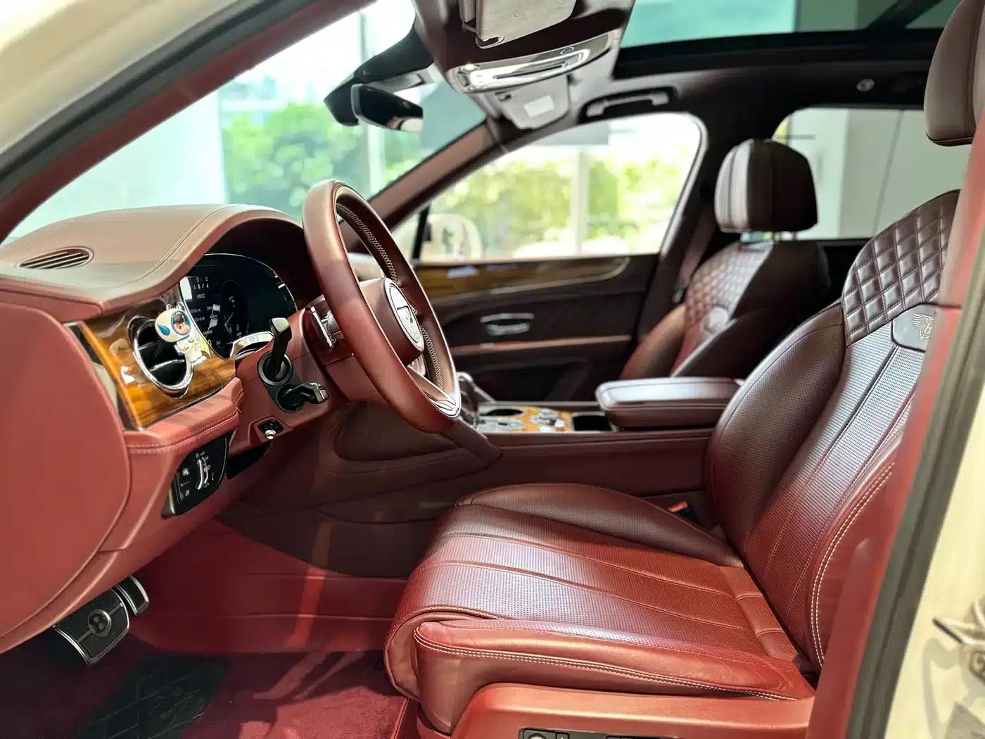 Bentayga 2021 4.0T V8 — миниатюра 13