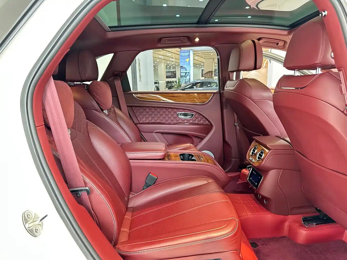Bentayga 2021 4.0T V8 — миниатюра 18