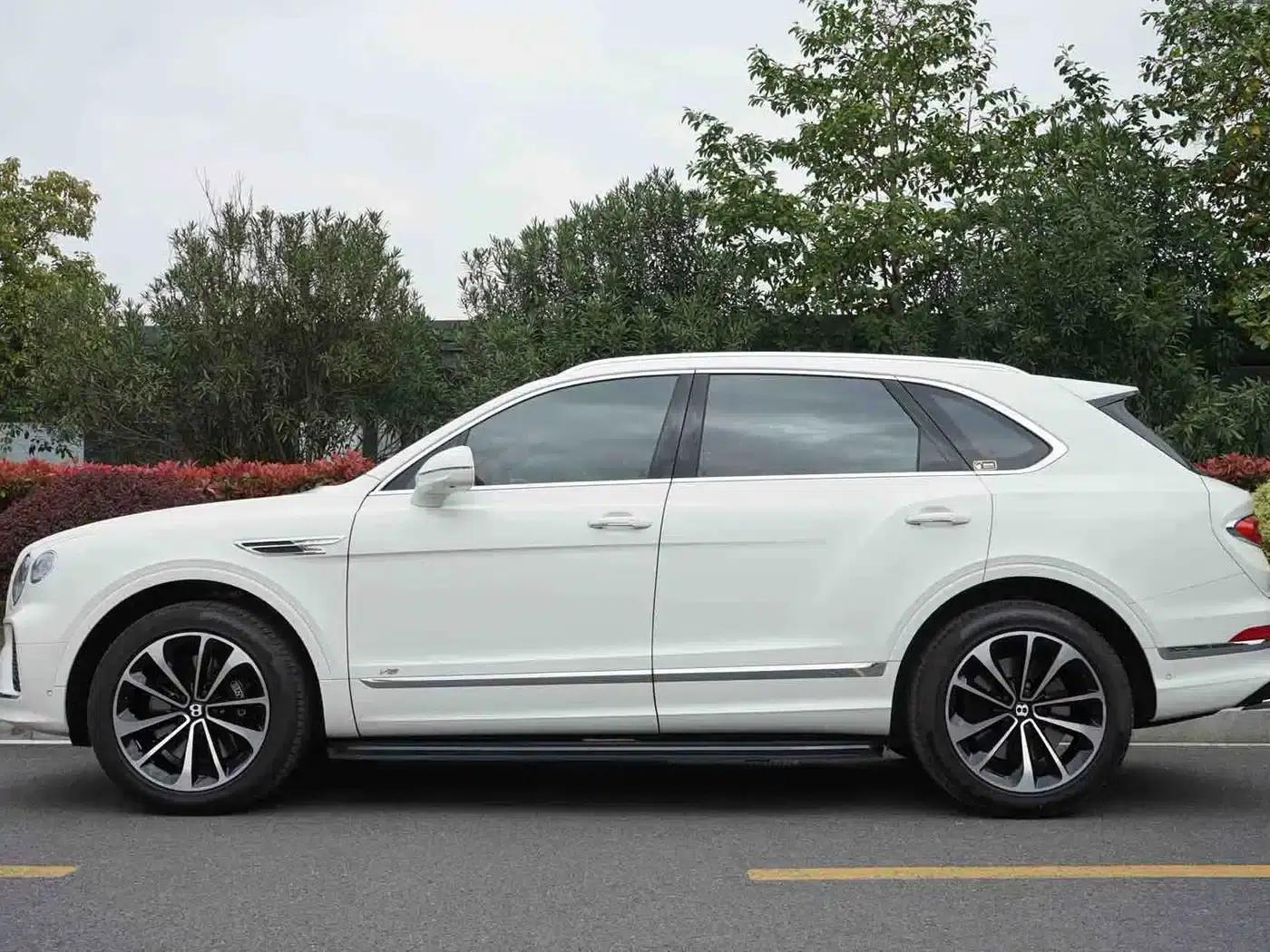 Bentayga 2022 4.0T V8 — миниатюра 3
