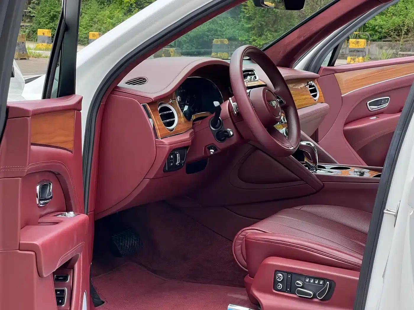 Bentayga 2021 4.0T V8 — миниатюра 11