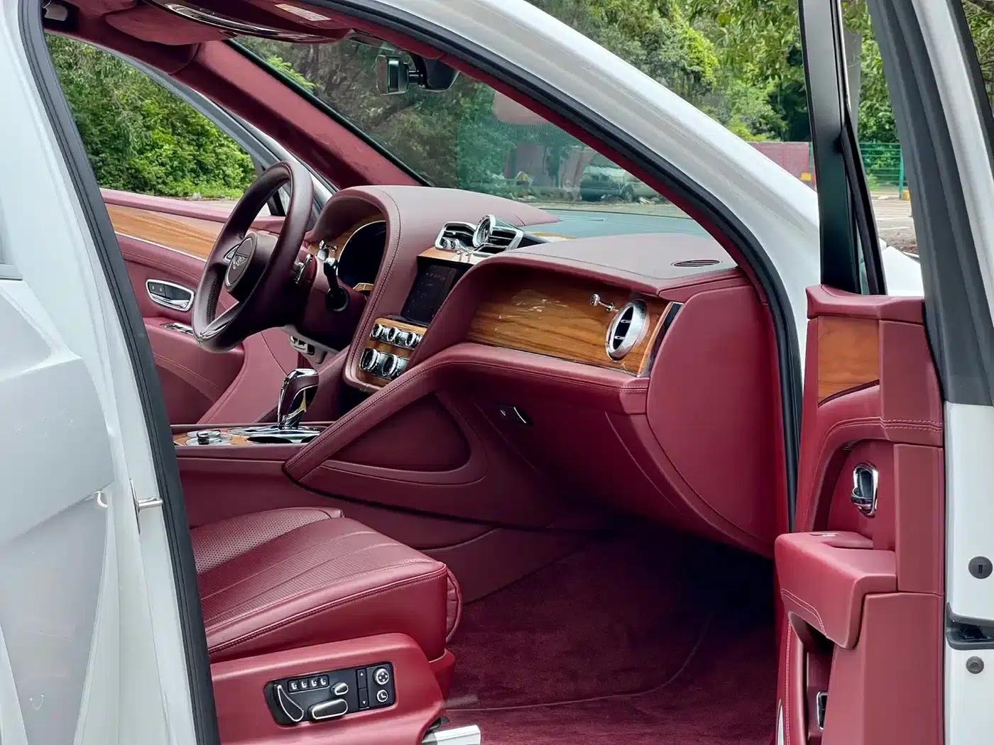 Bentayga 2021 4.0T V8 — миниатюра 13