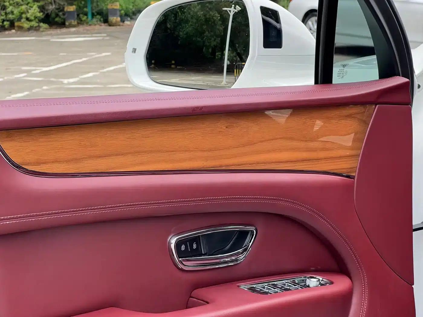 Bentayga 2021 4.0T V8 — миниатюра 15