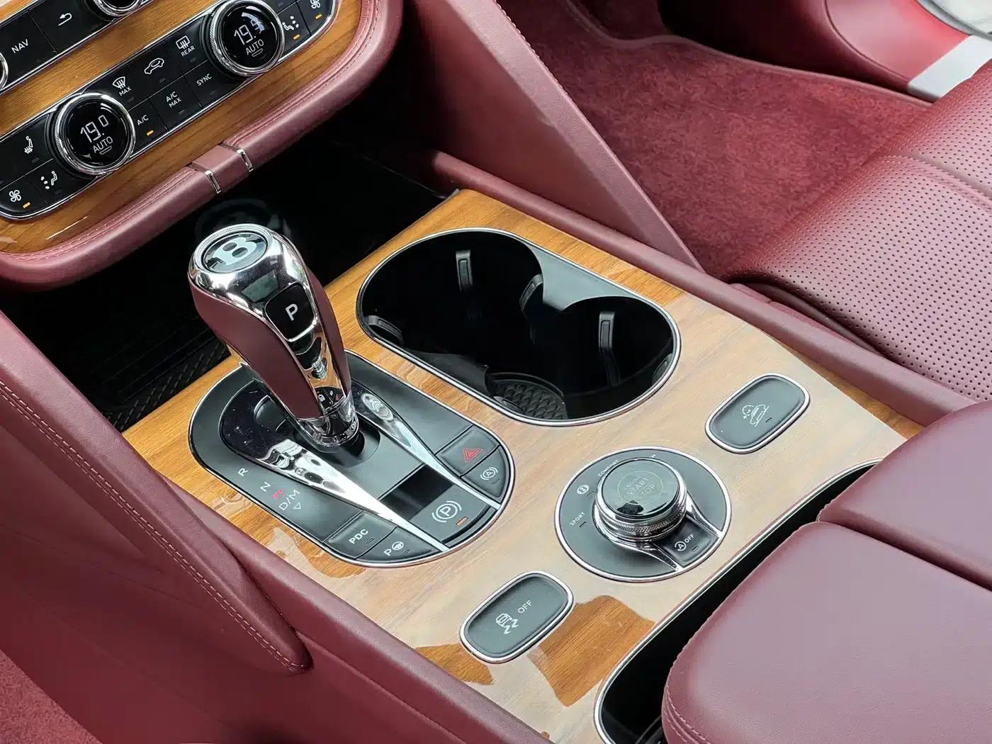 Bentayga 2021 4.0T V8 — миниатюра 16