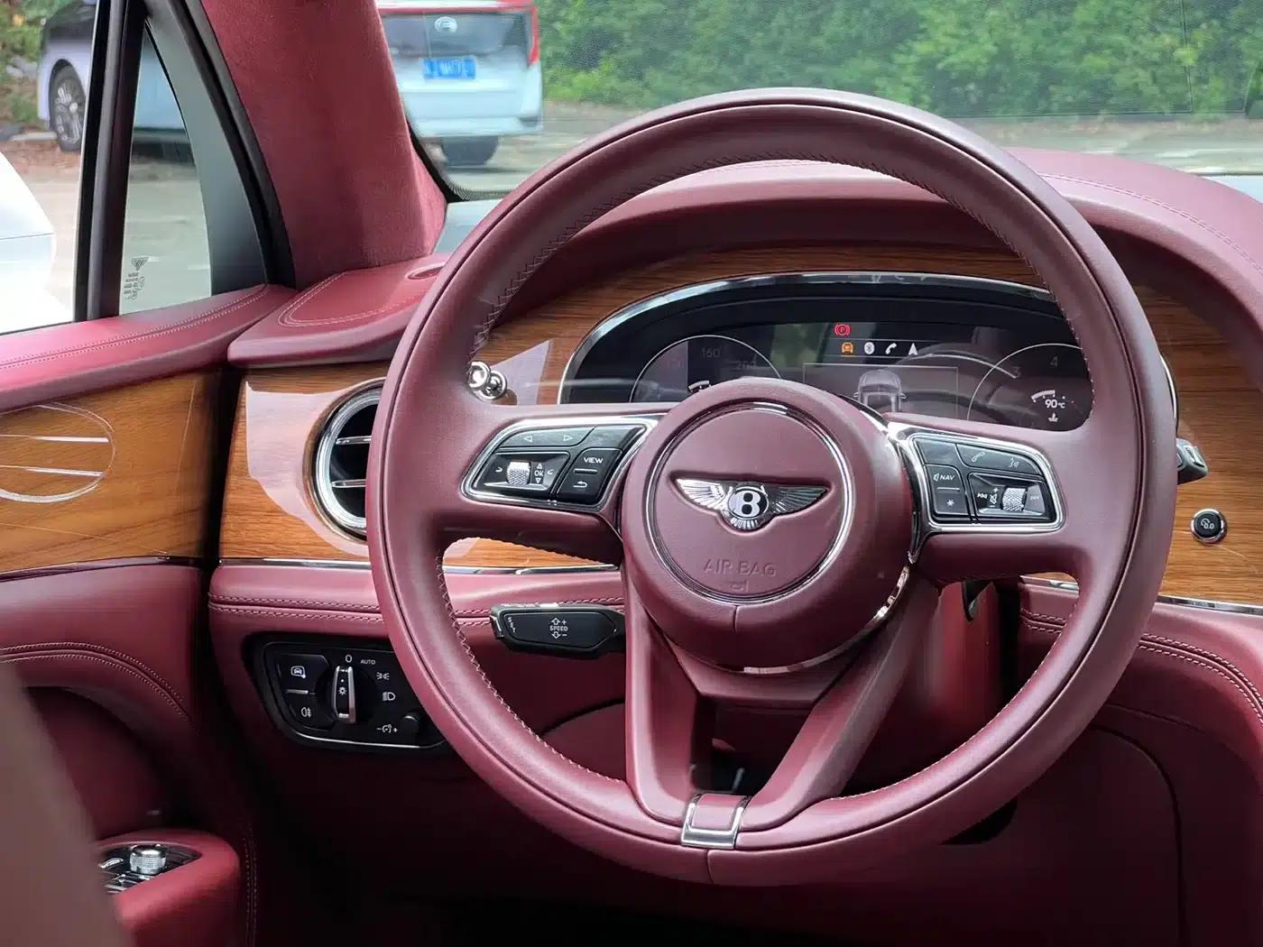 Bentayga 2021 4.0T V8 — миниатюра 20