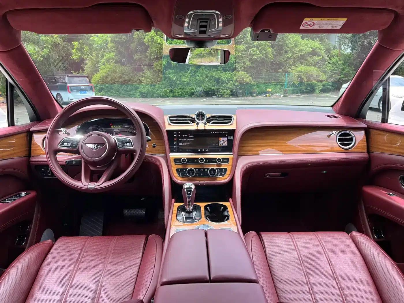 Bentayga 2021 4.0T V8 — миниатюра 24