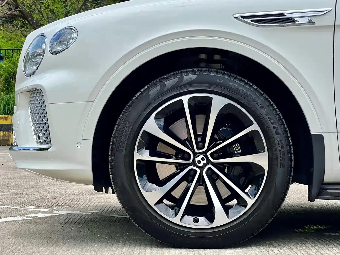 Bentayga 2021 4.0T V8 — миниатюра 25