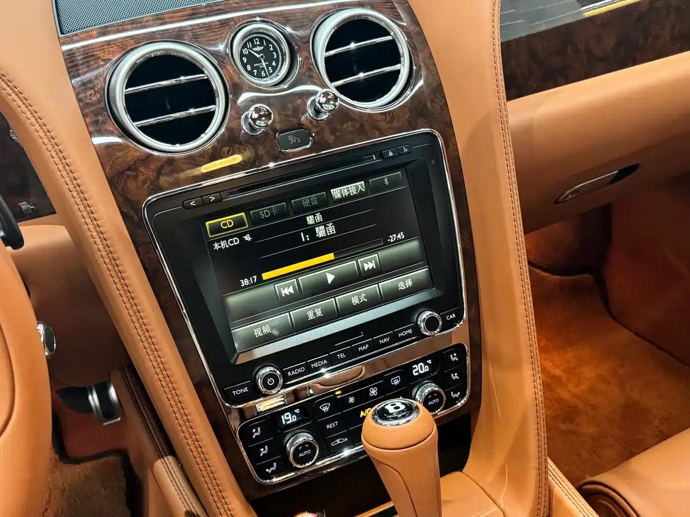 2015 Continental 4.0T GT V8 Standard Edition — миниатюра 15