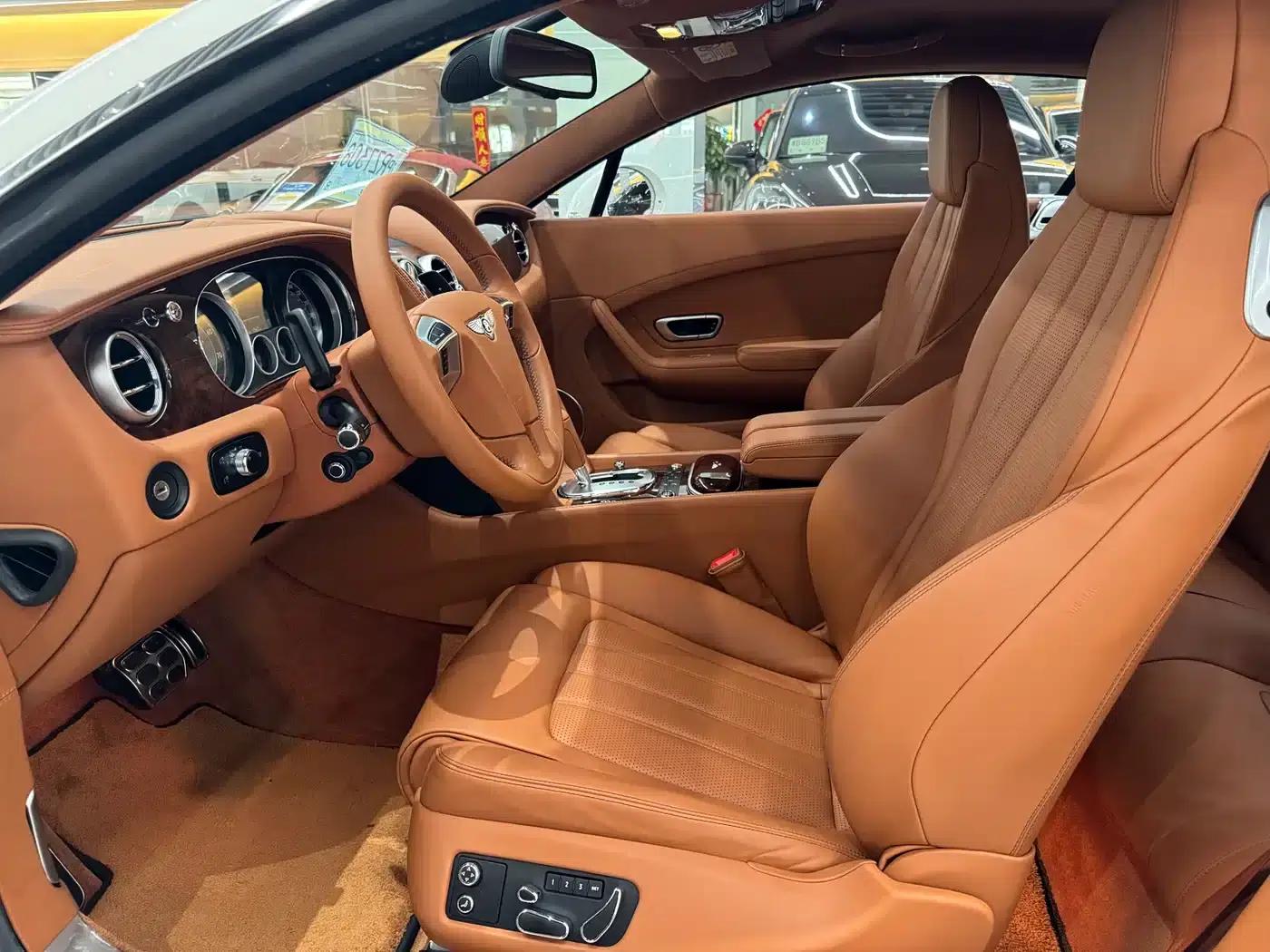 2015 Continental 4.0T GT V8 Standard Edition — миниатюра 8