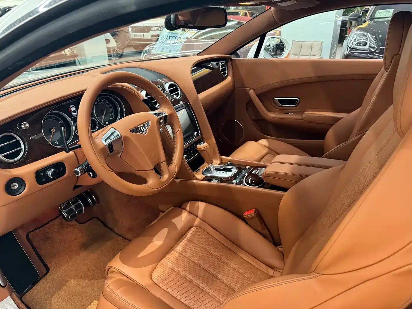 2015 Continental 4.0T GT V8 Standard Edition — миниатюра 9