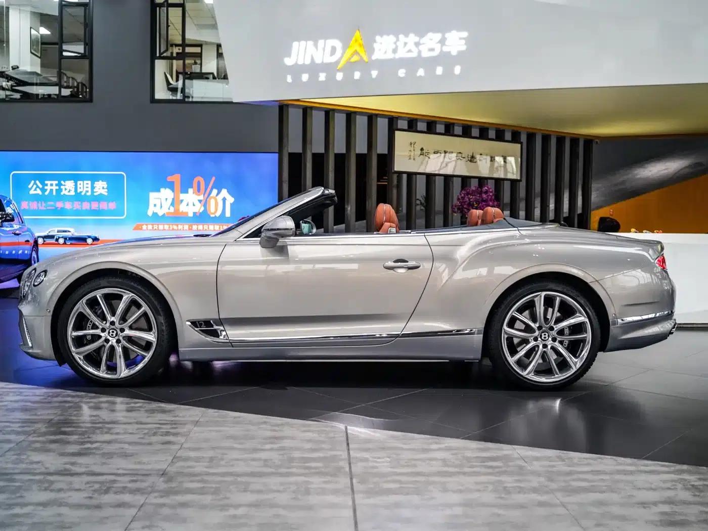 2022 Continental 6.0T GT W12 Mulliner Convertible — миниатюра 16