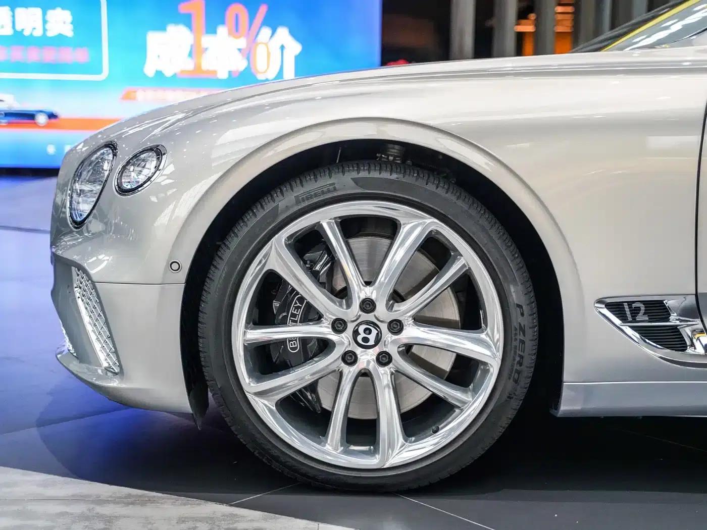 2022 Continental 6.0T GT W12 Mulliner Convertible — миниатюра 18