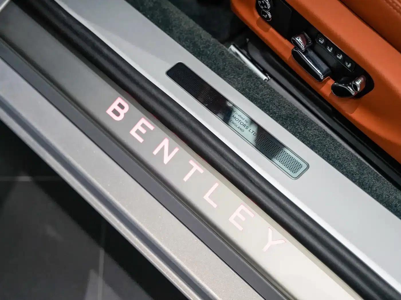2022 Continental 6.0T GT W12 Mulliner Convertible — миниатюра 5