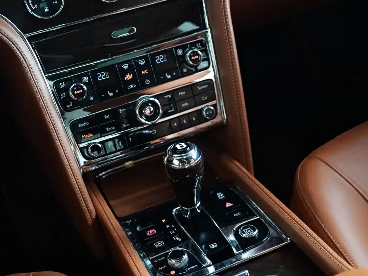 2013 Mulsanne 6.8T Mulliner Special Edition — миниатюра 9