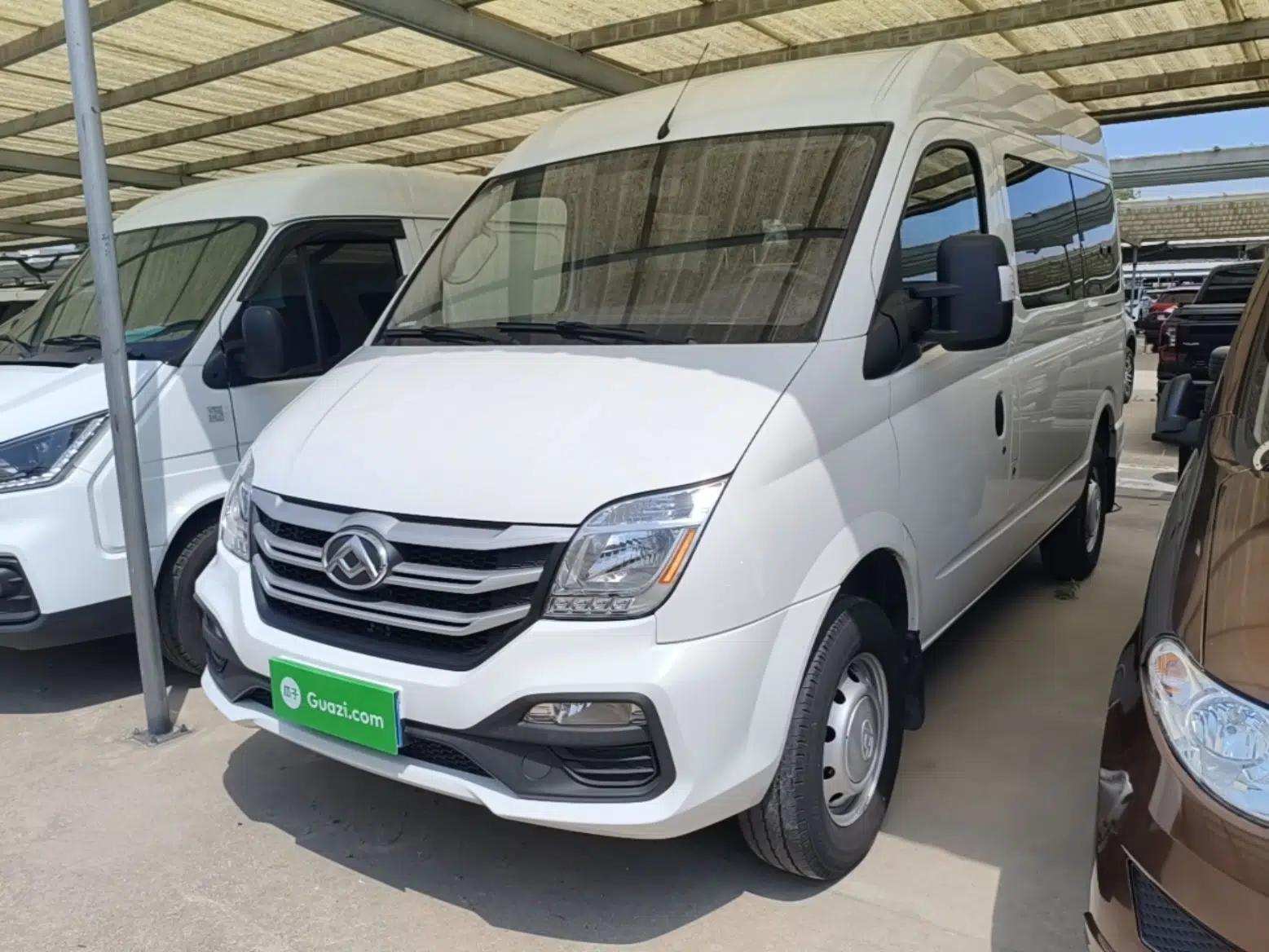 SAIC MAXUS Xintu V80 2023 2.0T AMT Classic Aoyuntong Short Wheelbase Mid-Roof 5/6-Seater — миниатюра 1