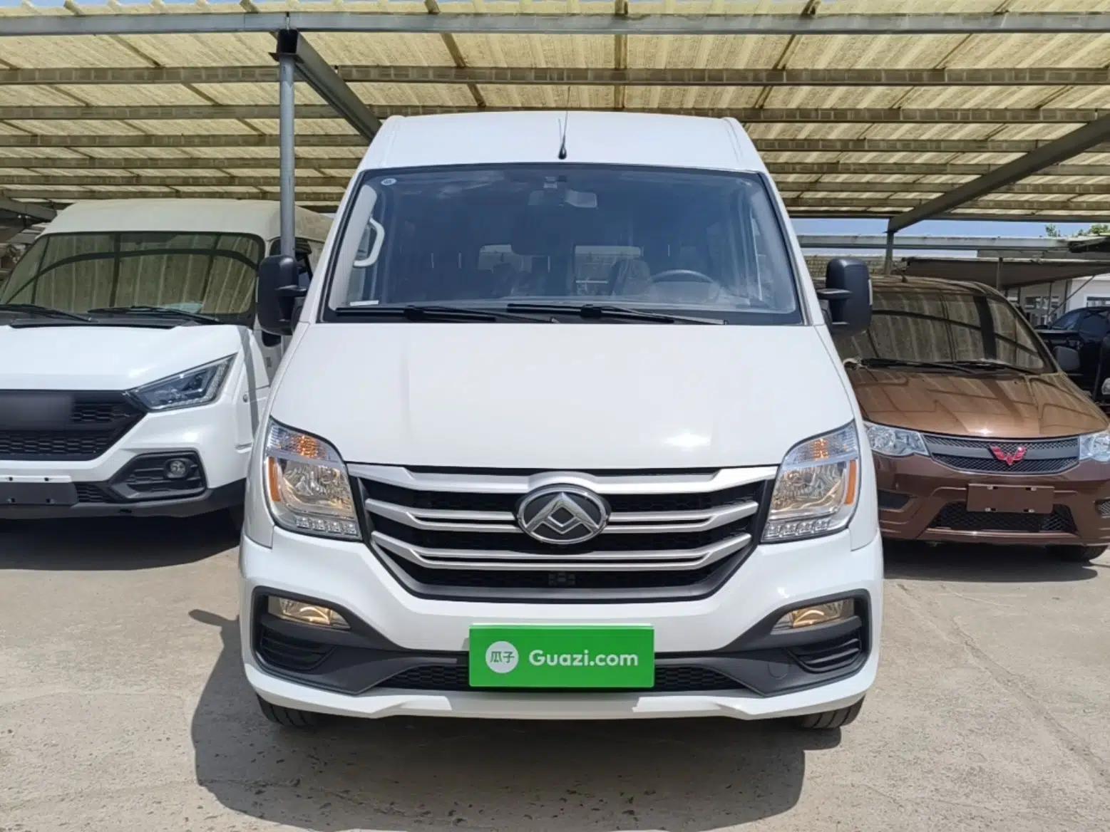 SAIC MAXUS Xintu V80 2023 2.0T AMT Classic Aoyuntong Short Wheelbase Mid-Roof 5/6-Seater — миниатюра 2