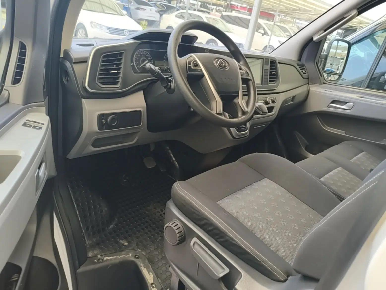 SAIC MAXUS Xintu V80 2023 2.0T AMT Classic Aoyuntong Short Wheelbase Mid-Roof 5/6-Seater — миниатюра 19