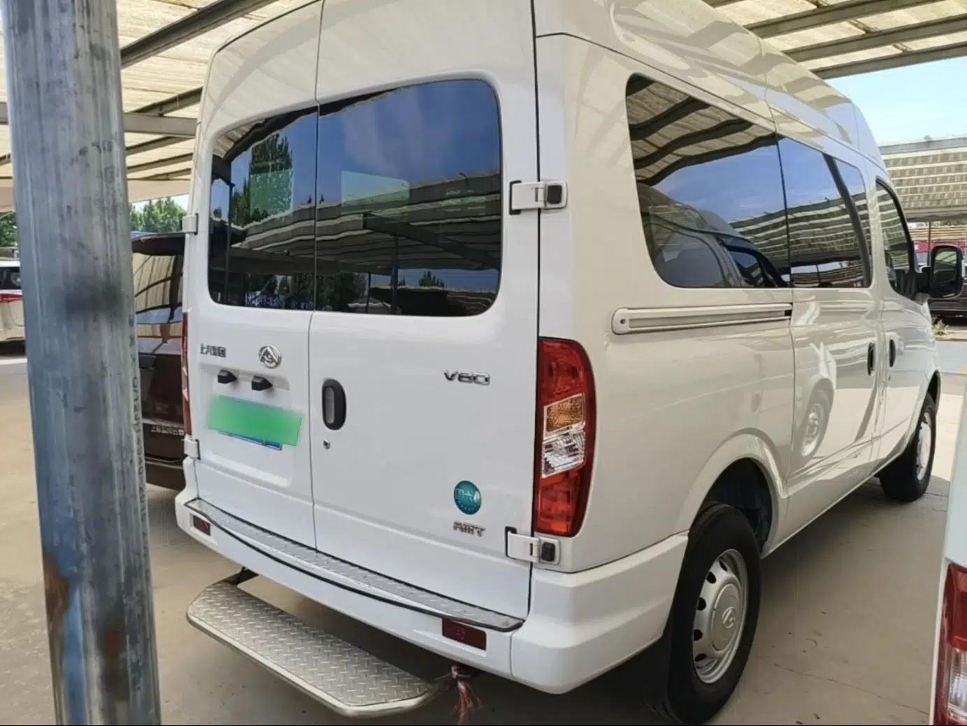 SAIC MAXUS Xintu V80 2023 2.0T AMT Classic Aoyuntong Short Wheelbase Mid-Roof 5/6-Seater — миниатюра 6