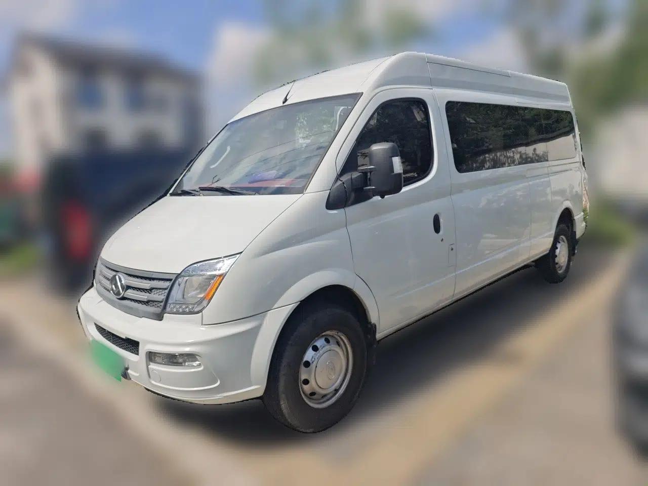 SAIC MAXUS Xintu V80 2021 2.0T Manual Classic Aoyuntong Long Wheelbase Mid-Roof 6/7/8/9-Seater — миниатюра 1