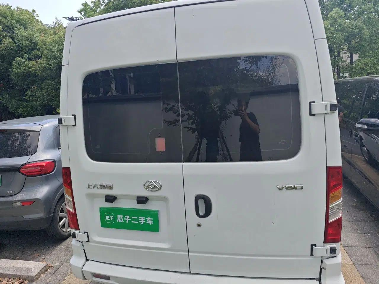 SAIC MAXUS Xintu V80 2021 2.0T Manual Classic Aoyuntong Long Wheelbase Mid-Roof 6/7/8/9-Seater — миниатюра 5