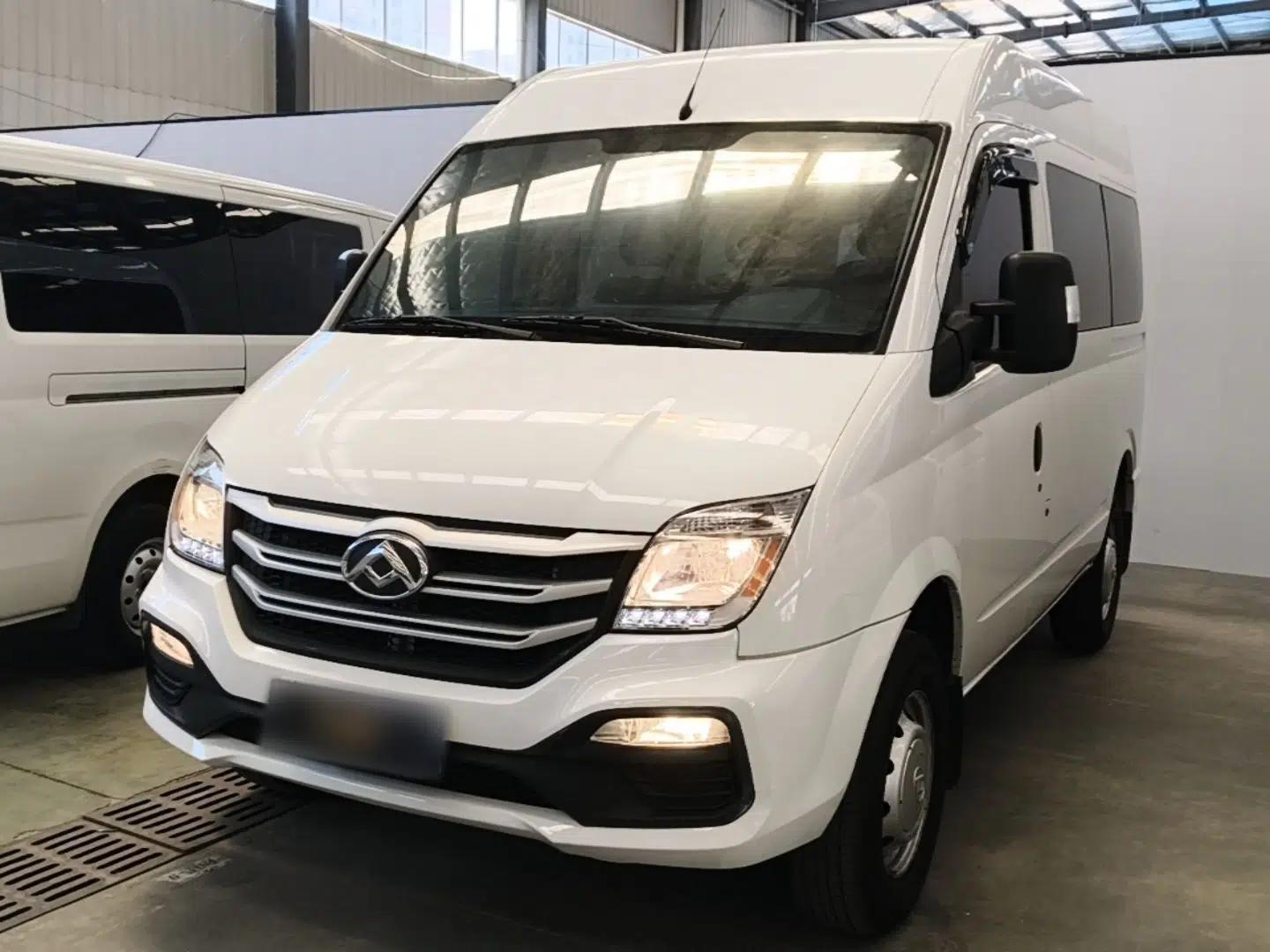 SAIC MAXUS Xintu V80 2024 Aotuntong Value Edition 6MT Short Wheelbase Mid-Height Roof 127 Ps 5/6 Seats — миниатюра 1