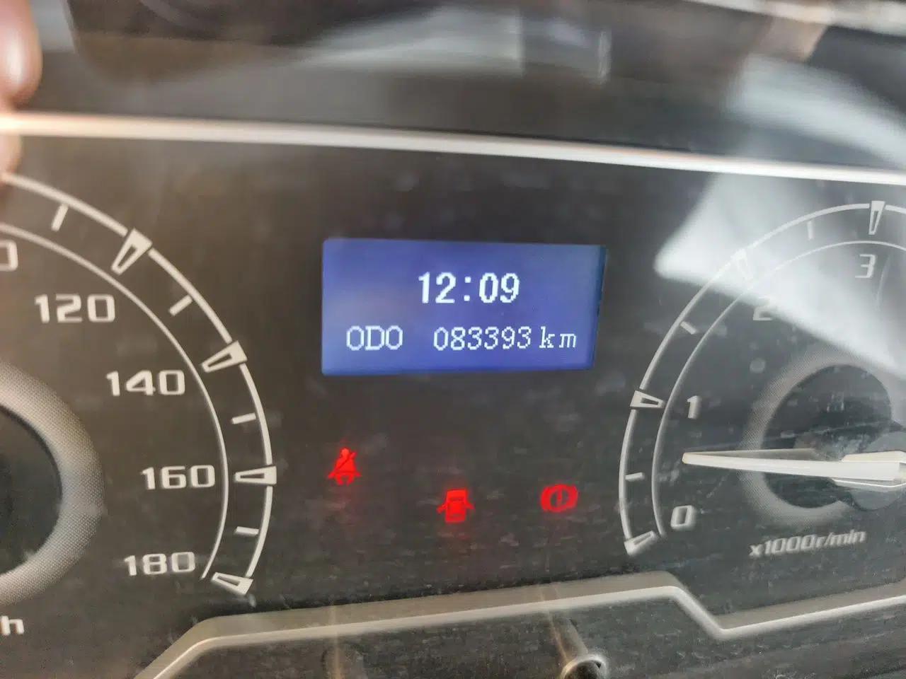 SAIC MAXUS Xintu V80 2019 2.5T Classic Edition 6-Speed Manual – Aoyuntong Modified Version Short Wheelbase Mid-Height Roof 5/6 Seats — миниатюра 13