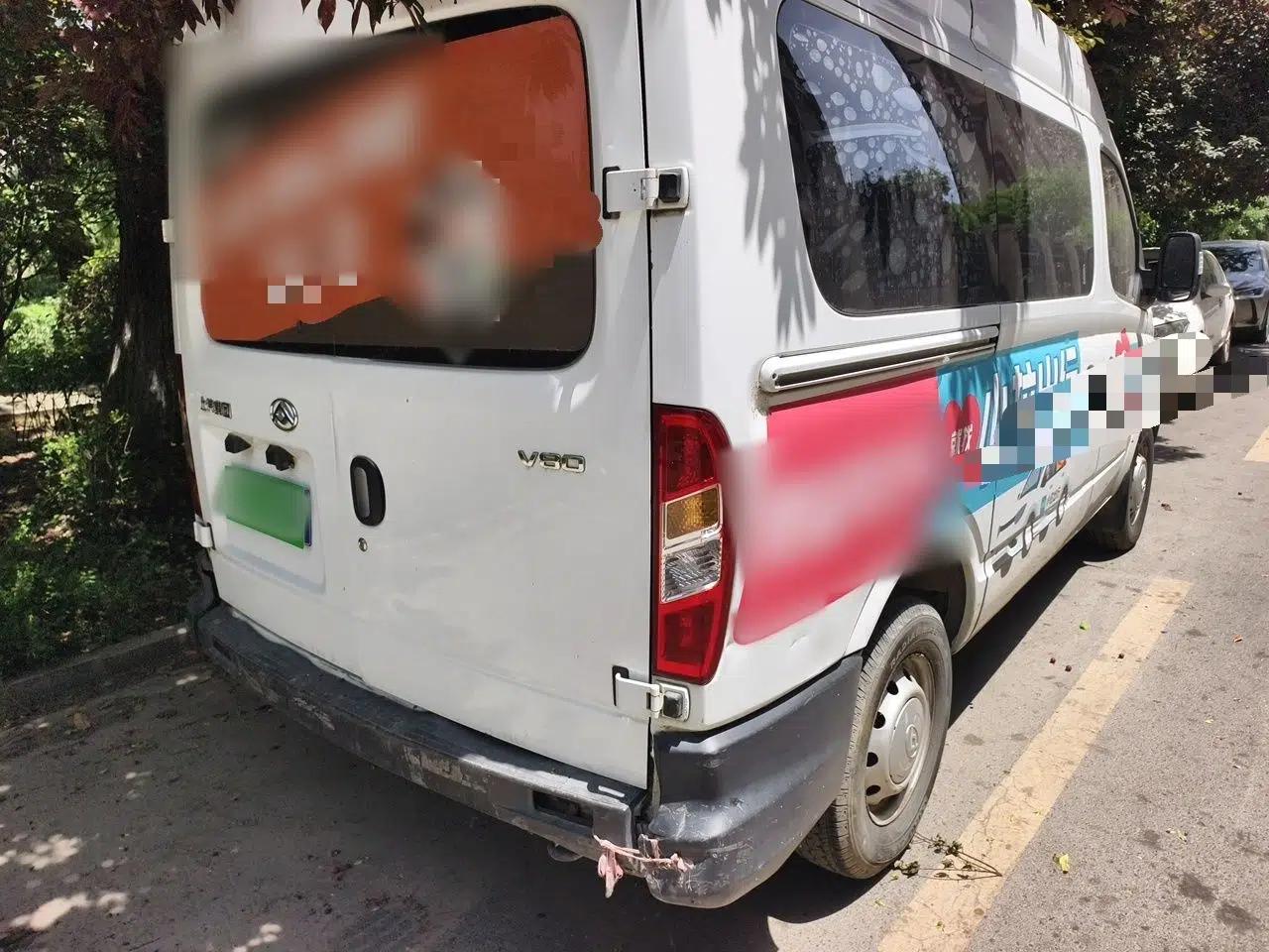 SAIC MAXUS Xintu V80 2019 2.5T Classic Edition 6-Speed Manual – Aoyuntong Modified Version Short Wheelbase Mid-Height Roof 5/6 Seats — миниатюра 6
