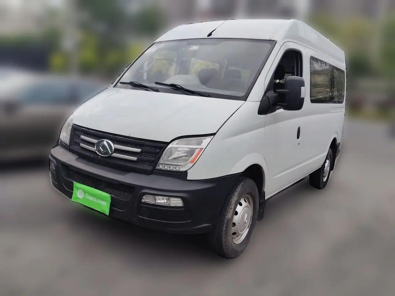 SAIC MAXUS Xintu V80 2020 2.5T Manual Classic City Delivery King Short Wheelbase Ultra-Low Roof 2/3 Seats — миниатюра 1