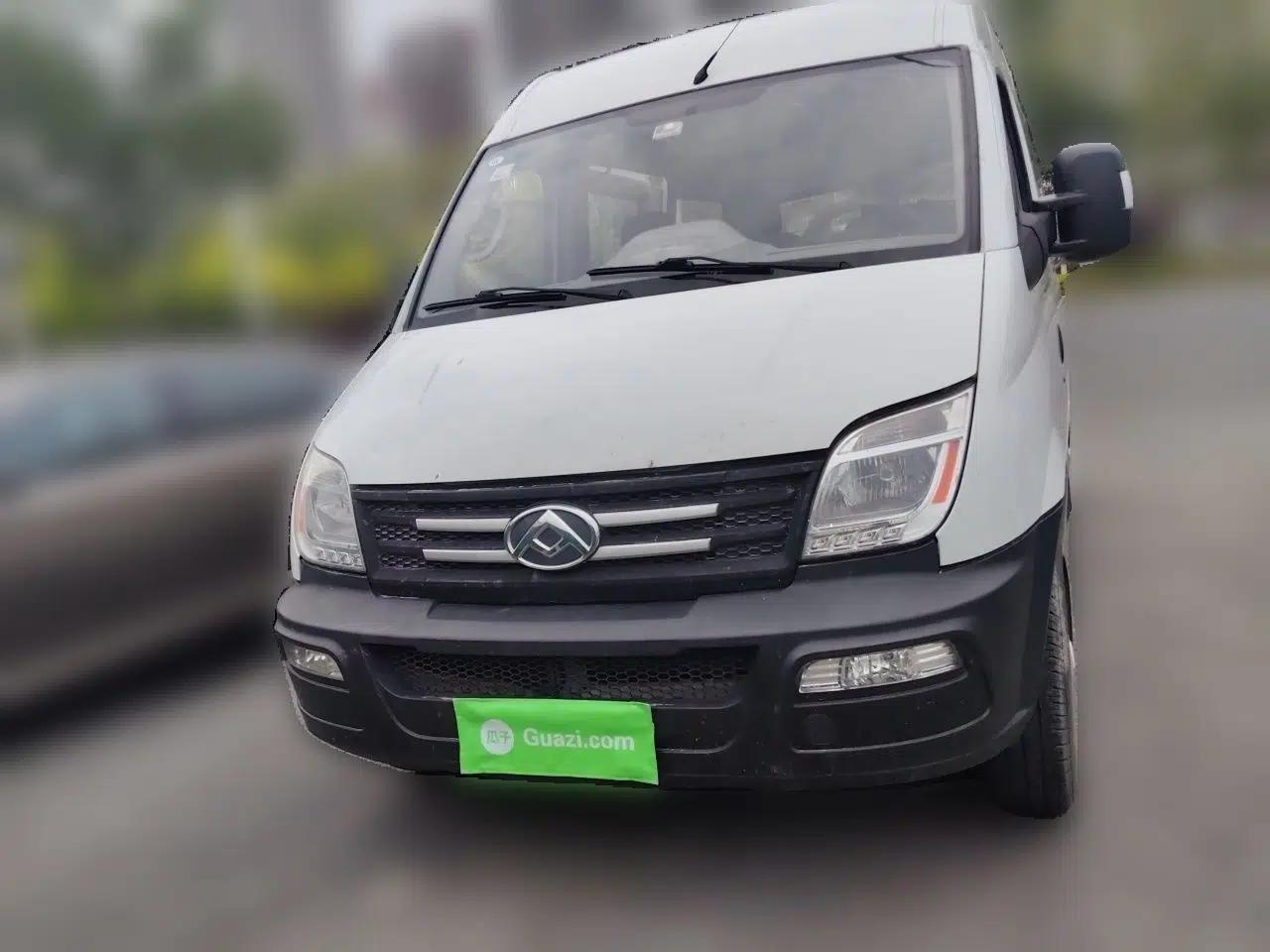 SAIC MAXUS Xintu V80 2020 2.5T Manual Classic City Delivery King Short Wheelbase Ultra-Low Roof 2/3 Seats — миниатюра 2