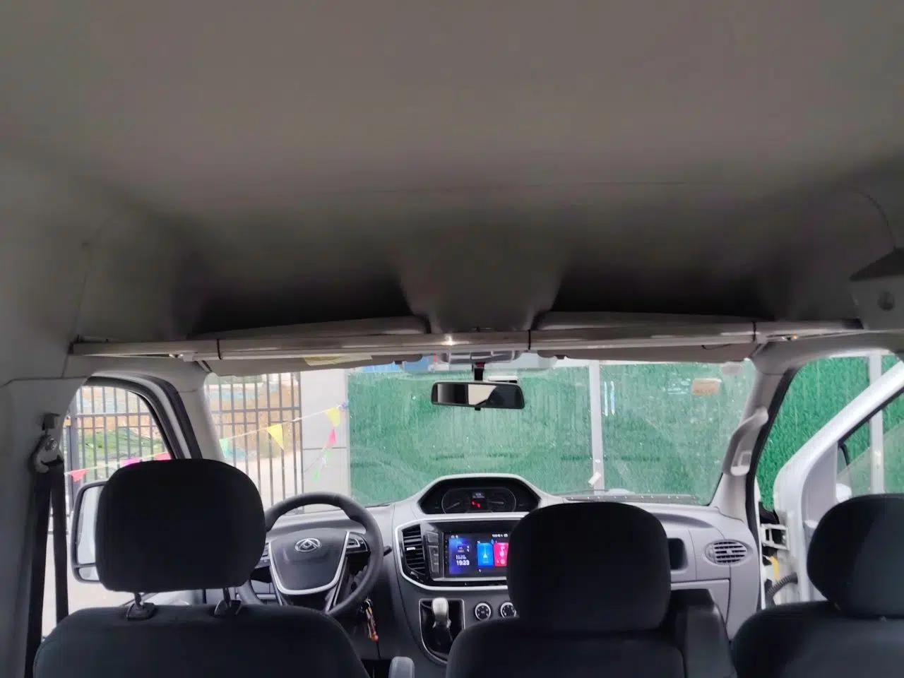 SAIC MAXUS Xintu V80 2020 2.5T Manual Classic City Delivery King Short Wheelbase Ultra-Low Roof 2/3 Seats — миниатюра 19