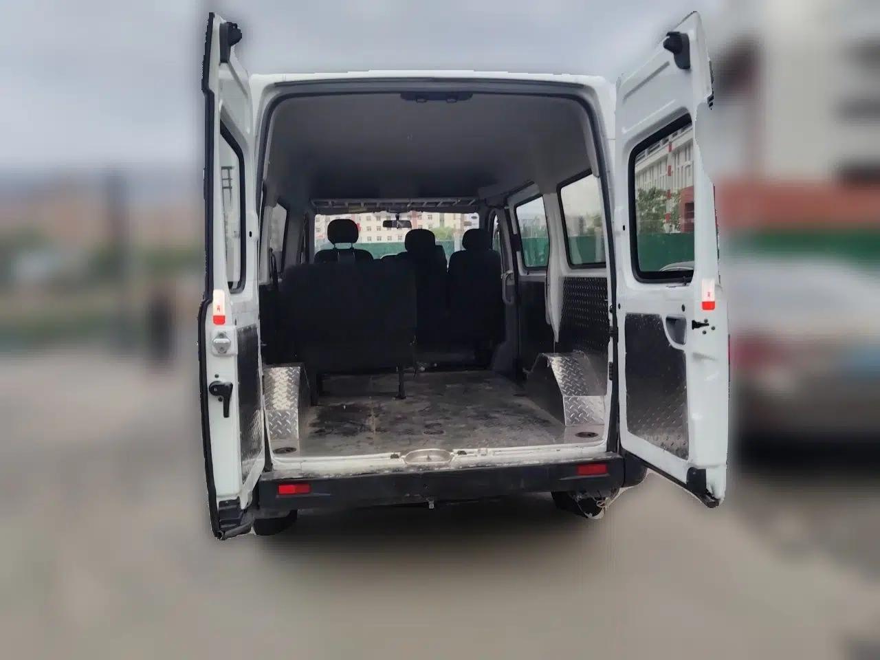 SAIC MAXUS Xintu V80 2020 2.5T Manual Classic City Delivery King Short Wheelbase Ultra-Low Roof 2/3 Seats — миниатюра 20