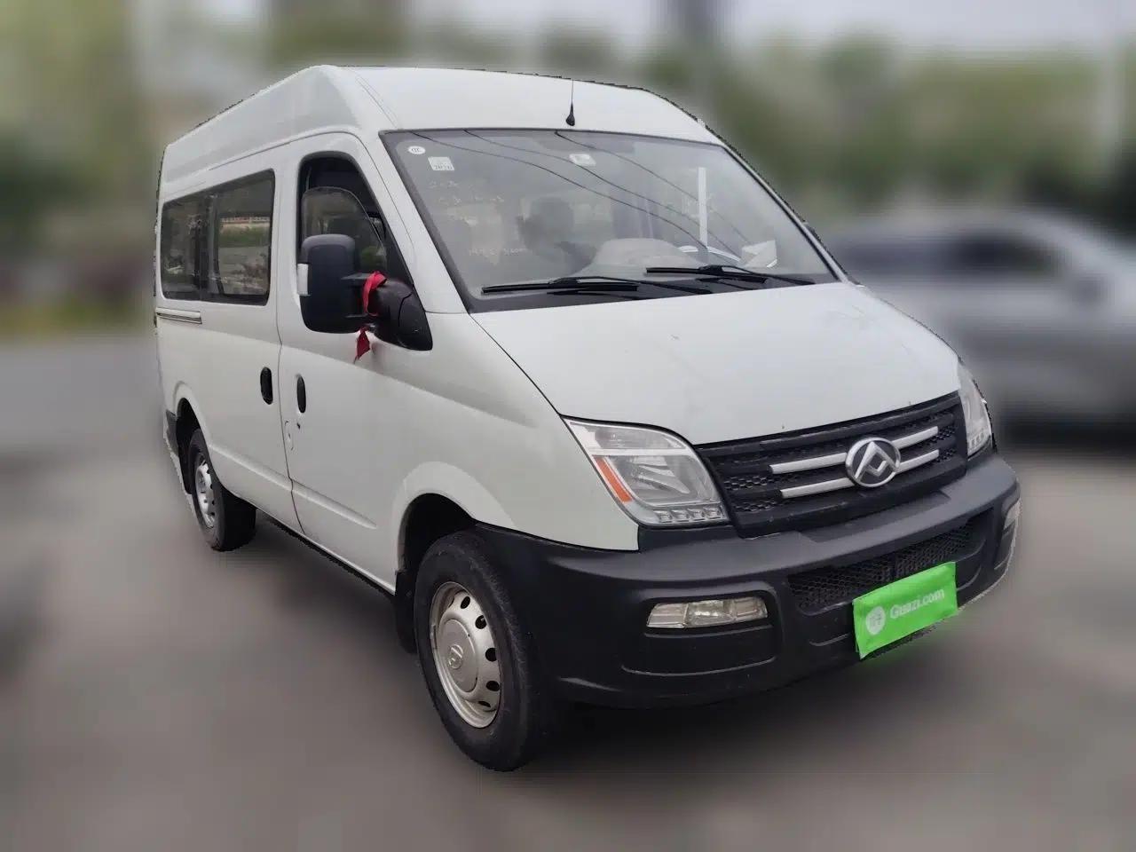 SAIC MAXUS Xintu V80 2020 2.5T Manual Classic City Delivery King Short Wheelbase Ultra-Low Roof 2/3 Seats — миниатюра 3