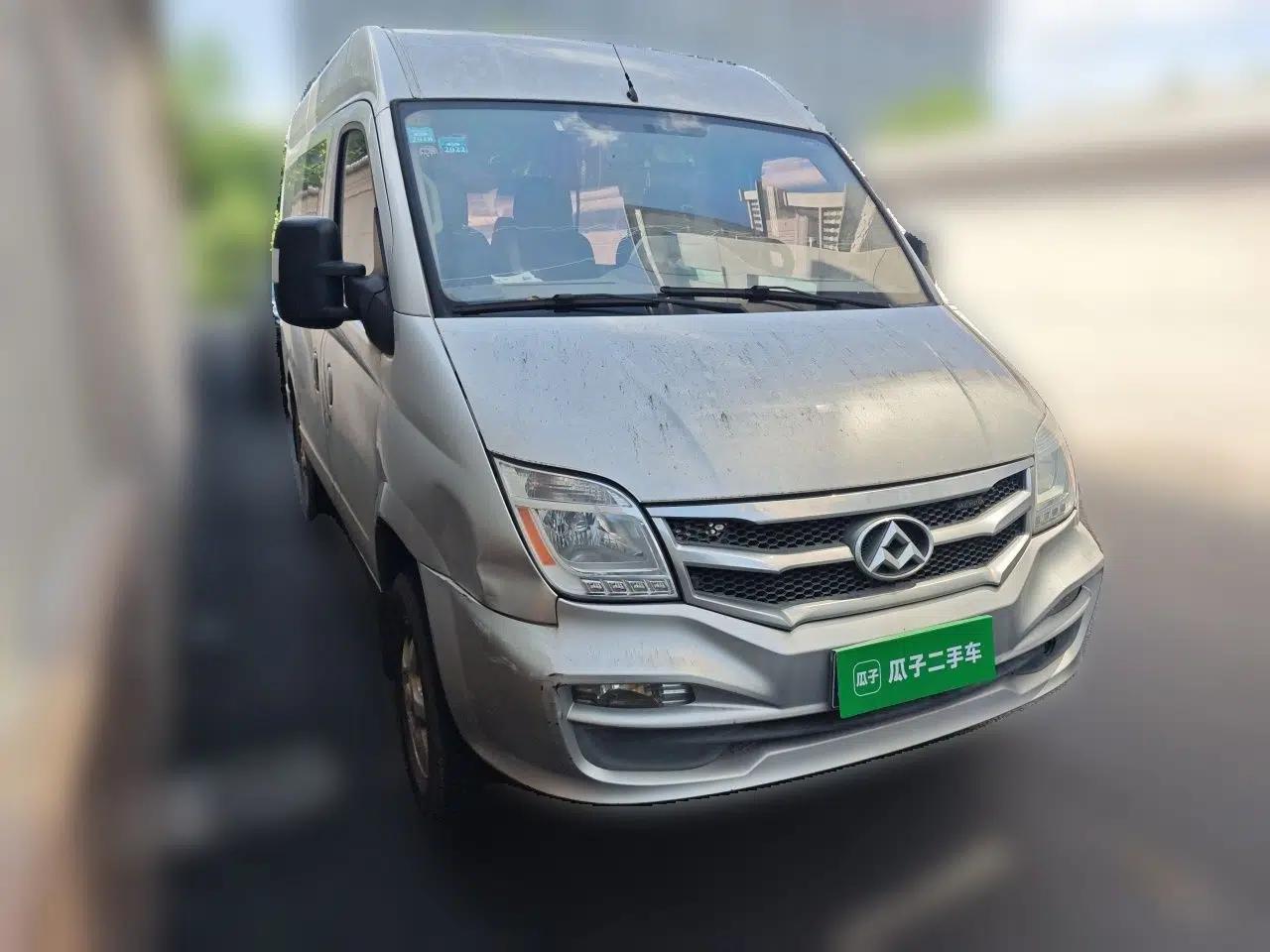 SAIC MAXUS Xintu V80 2016 2.5T Manual Aoyuntong National IV Short Wheelbase Mid-Roof 6-Seater — миниатюра 3