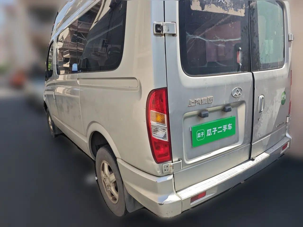 SAIC MAXUS Xintu V80 2016 2.5T Manual Aoyuntong National IV Short Wheelbase Mid-Roof 6-Seater — миниатюра 4