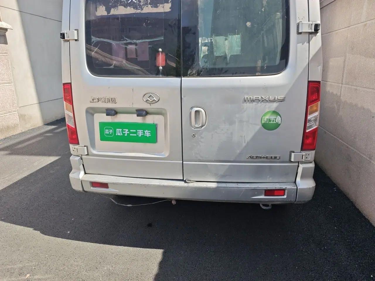 SAIC MAXUS Xintu V80 2016 2.5T Manual Aoyuntong National IV Short Wheelbase Mid-Roof 6-Seater — миниатюра 5