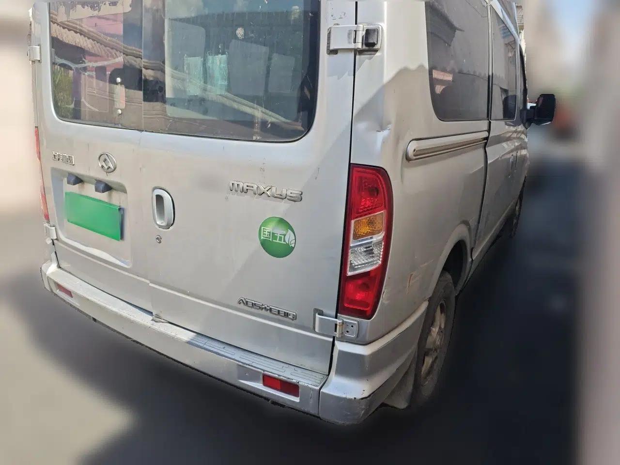SAIC MAXUS Xintu V80 2016 2.5T Manual Aoyuntong National IV Short Wheelbase Mid-Roof 6-Seater — миниатюра 6