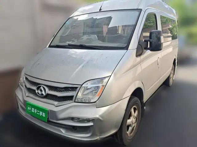 SAIC MAXUS Xintu V80 2016 2.5T Manual Aoyuntong National IV Short Wheelbase Mid-Roof 6-Seater