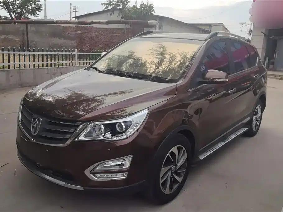 Baojun 560 2015 1.8L Manual Deluxe Edition — миниатюра 1