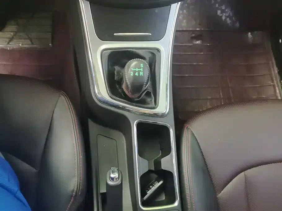 Baojun 560 2015 1.8L Manual Deluxe Edition — миниатюра 16