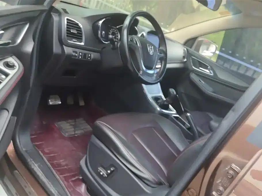 Baojun 560 2015 1.8L Manual Deluxe Edition — миниатюра 9