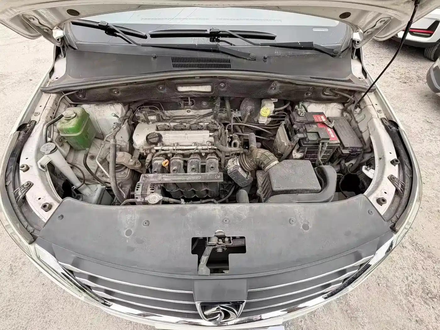 Baojun 560 2015 1.8L Manual Elite Edition — миниатюра 12