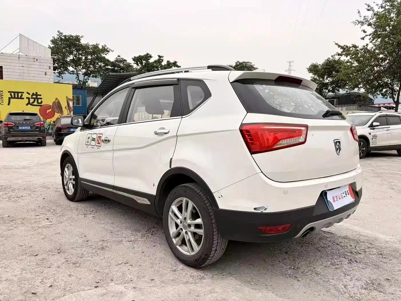 Baojun 560 2015 1.8L Manual Elite Edition — миниатюра 16