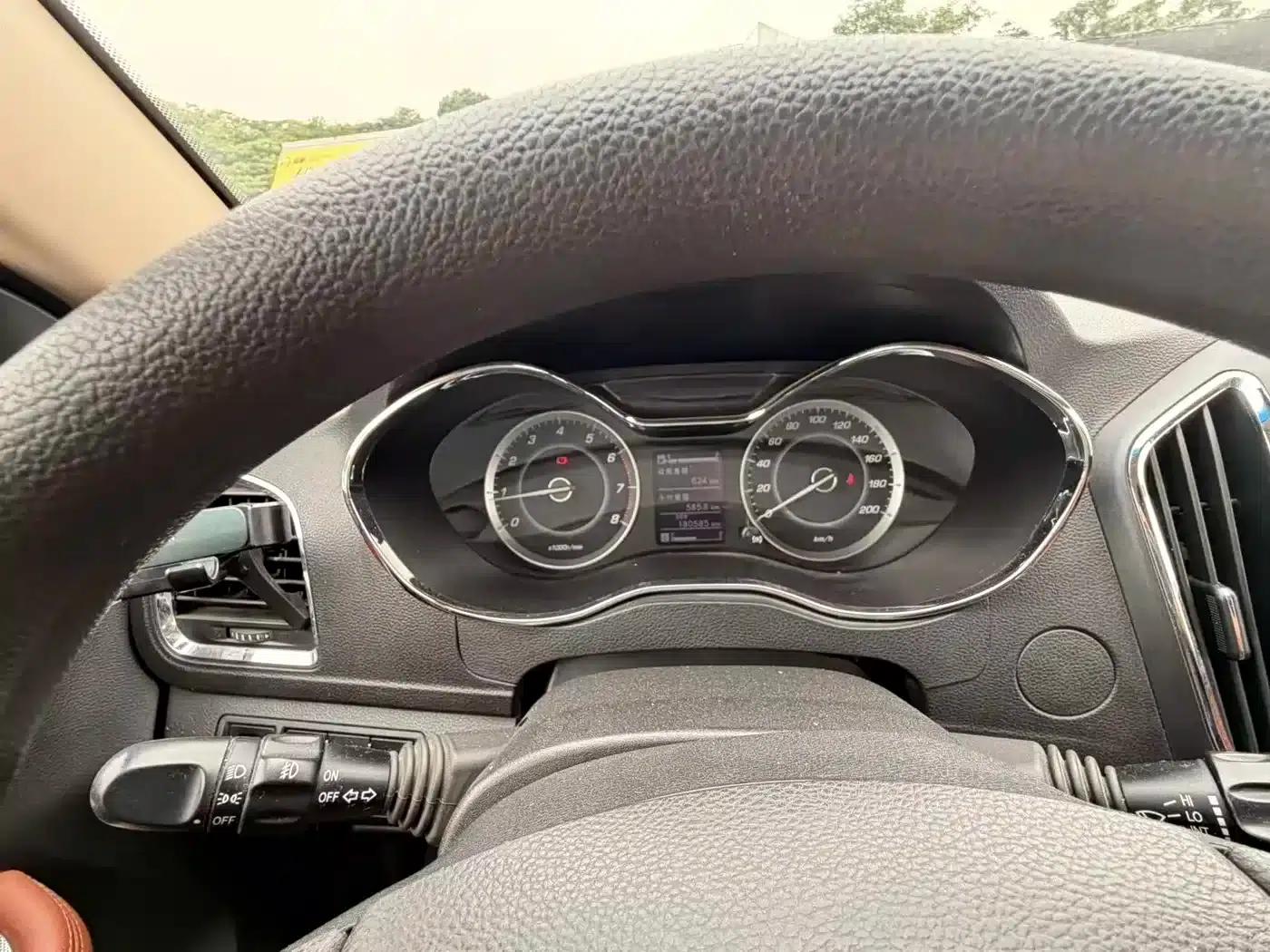 Baojun 560 2015 1.8L Manual Elite Edition — миниатюра 8