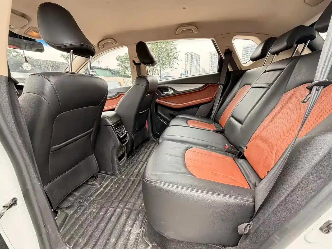 Baojun 560 2015 1.8L Manual Elite Edition — миниатюра 10