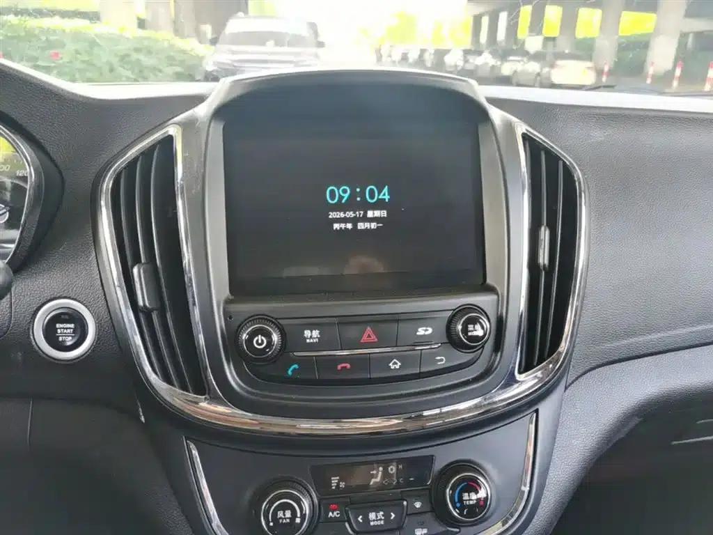 Baojun 560 2015 1.8L Manual Deluxe Edition — миниатюра 13