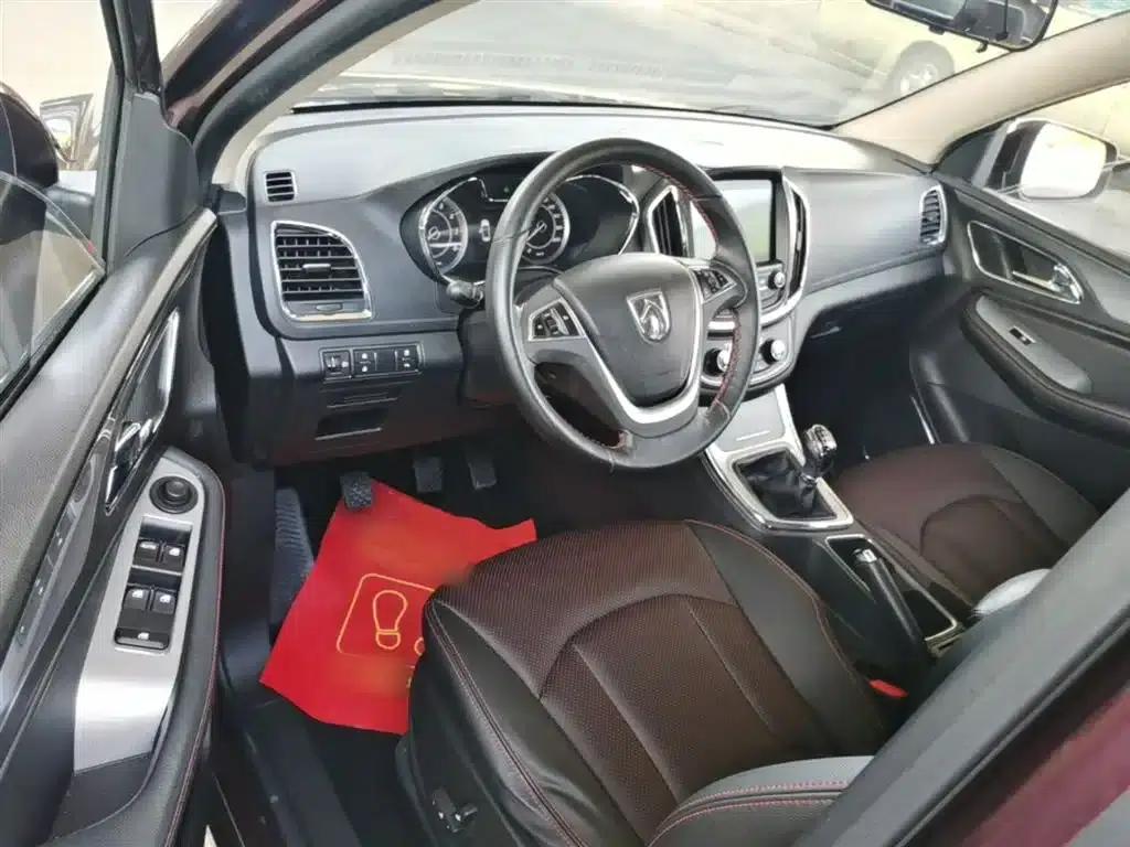 Baojun 560 2015 1.8L Manual Deluxe Edition — миниатюра 16