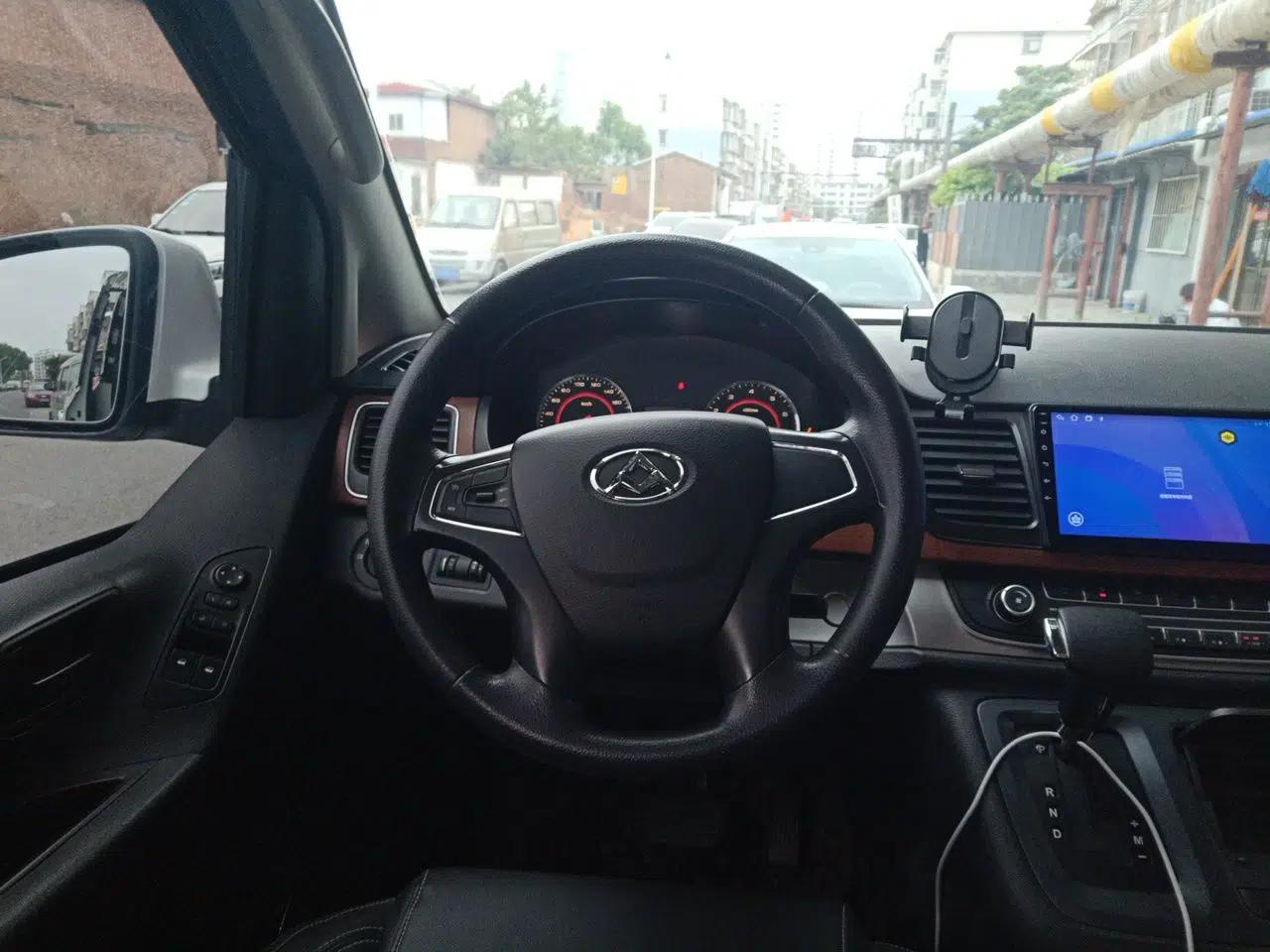 SAIC MAXUS G10 2016 2.0T Automatic Luxury Executive Edition — миниатюра 11