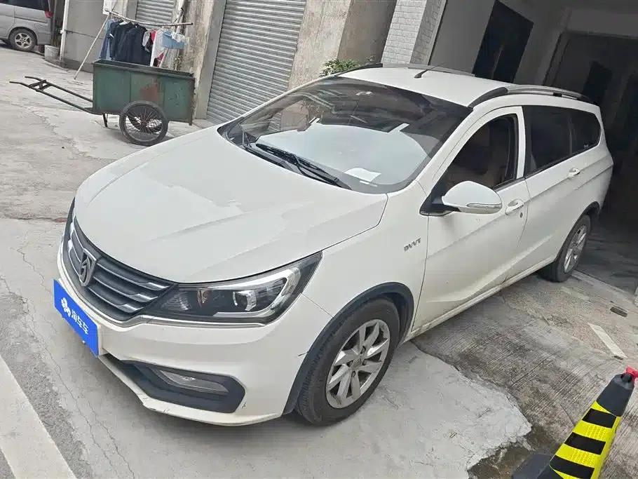 Baojun 310W 2017 1.5L Manual Fashion Edition (National V Emission Standard) — миниатюра 1