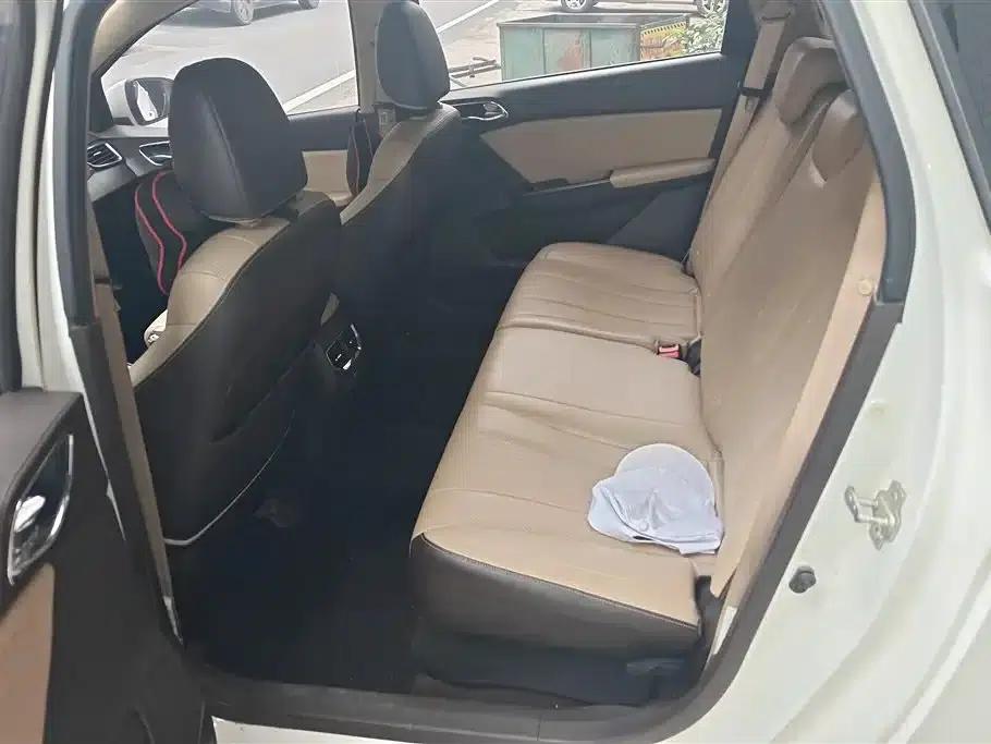 Baojun 310W 2017 1.5L Manual Fashion Edition (National V Emission Standard) — миниатюра 11