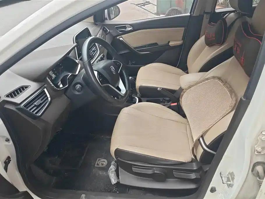 Baojun 310W 2017 1.5L Manual Fashion Edition (National V Emission Standard) — миниатюра 9